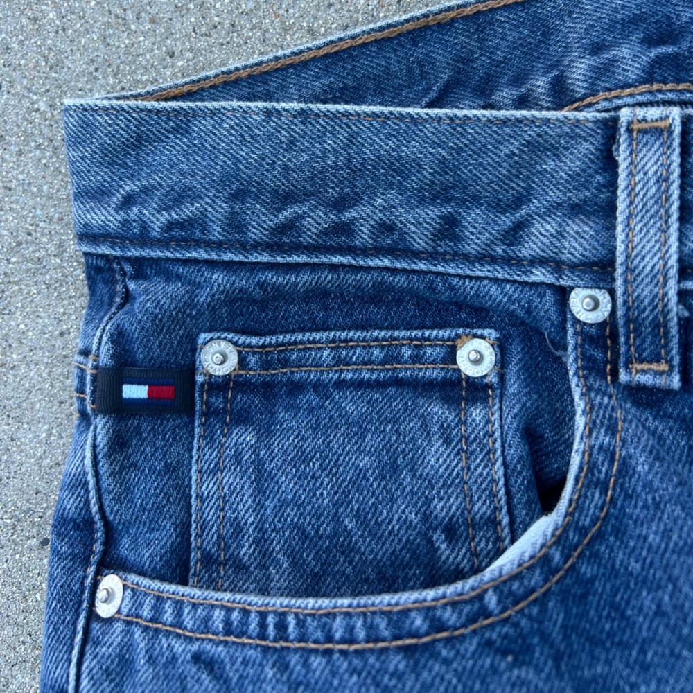 Vintage Tommy Hilfiger Men's Deep Blue Loose Fit Jeans Size 31/30 - Picture 6 of 9